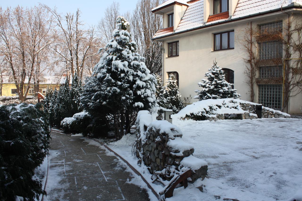 The Zen Hostel - Posticum Oradea Zewnętrze zdjęcie