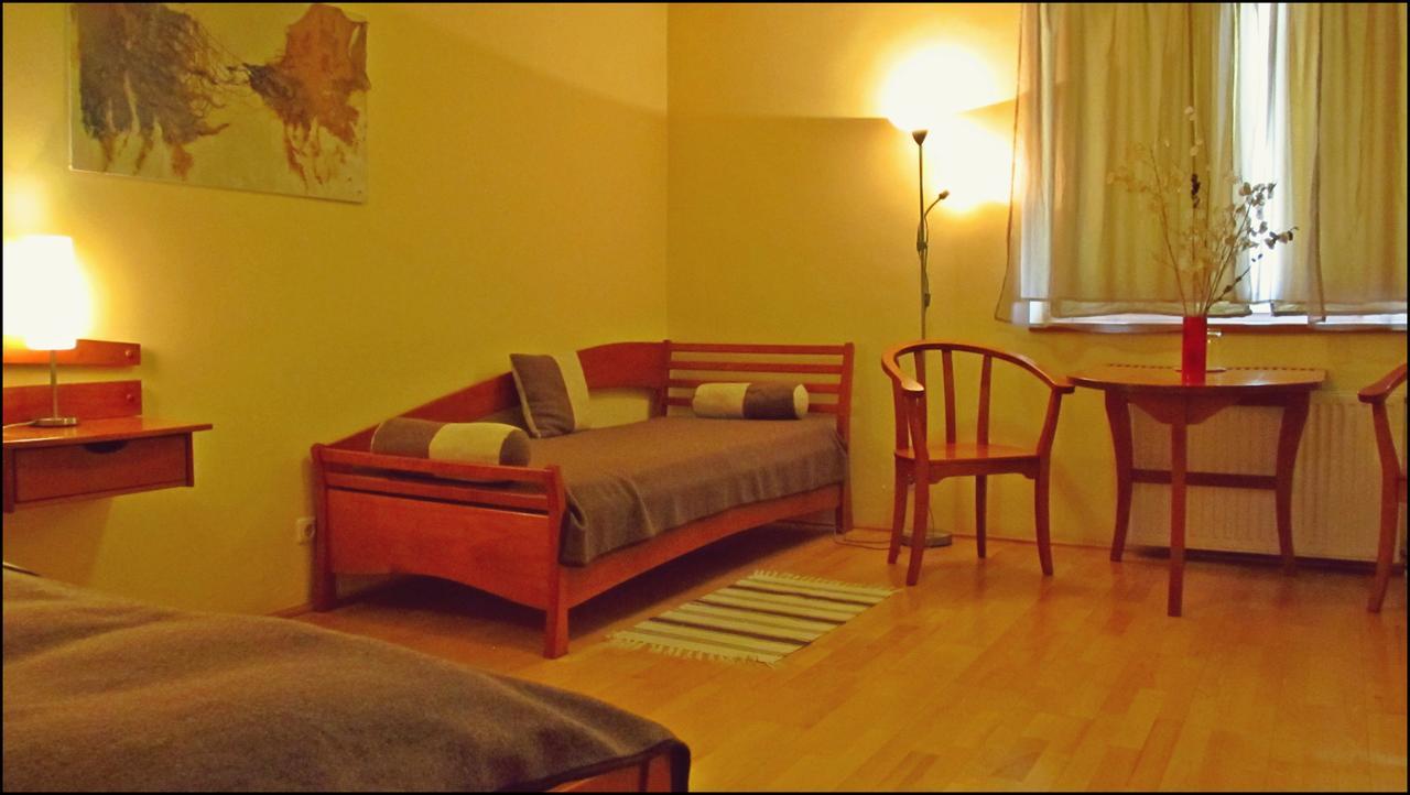 The Zen Hostel - Posticum Oradea Zewnętrze zdjęcie