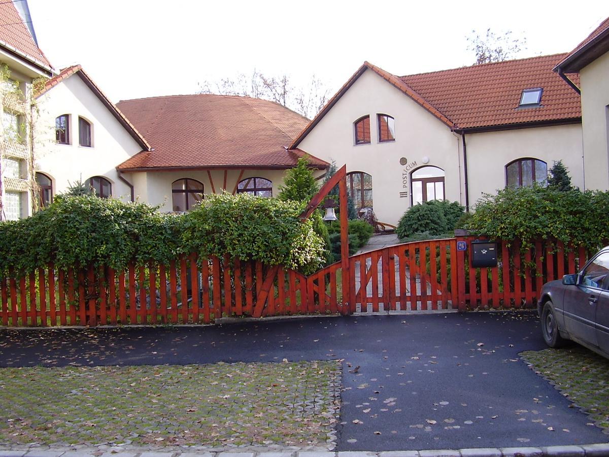 The Zen Hostel - Posticum Oradea Zewnętrze zdjęcie